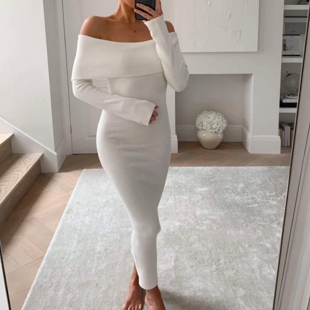 WHITE RIBBED KNIITED DRESS